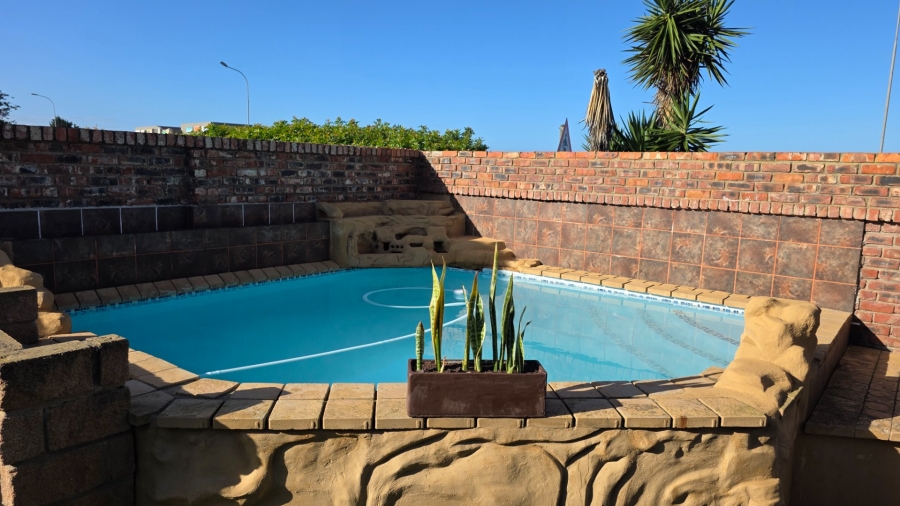 3 Bedroom Property for Sale in Hartenbos Central Western Cape